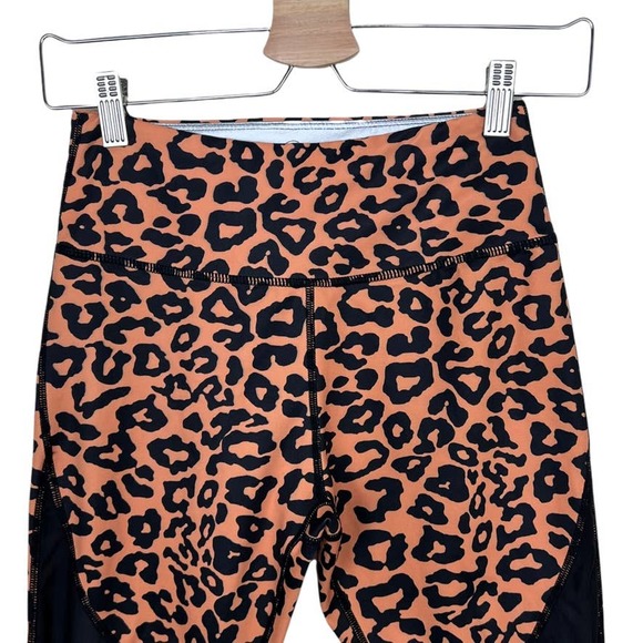 What Waist ThermaTech Body Sculpt Leggings in Leopard Print Size Small - Picture 4 of 10